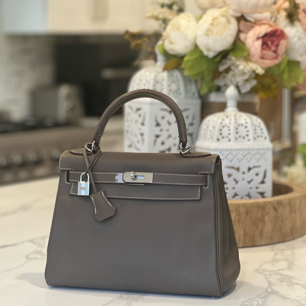 ❌SOLD❌Kelly 28 Etoupe with PHW 
Togo leather Stamp R Square 2014 - Picture 16 of 16